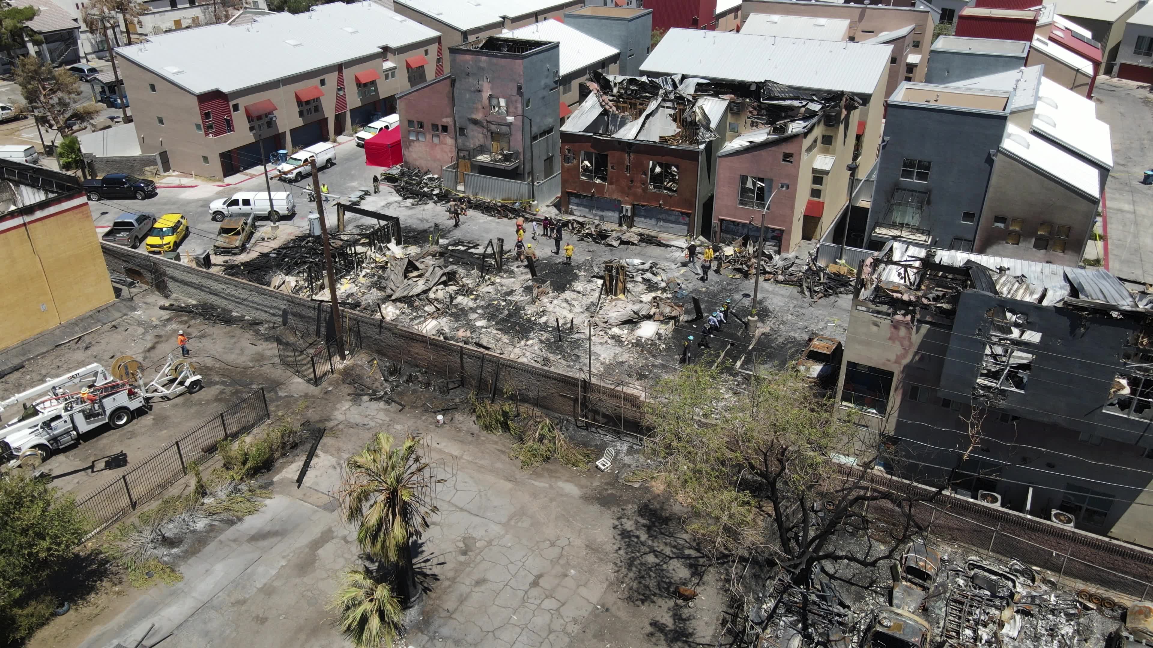 10 buildings destroyed in downtown Las Vegas fire — drone video – KLAS