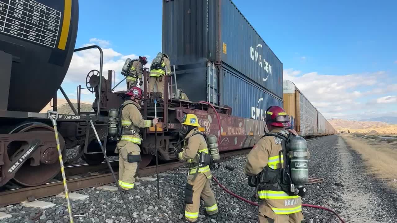 Kern County firefighters extinguish train fire near Bena Road – KGET 17 ...