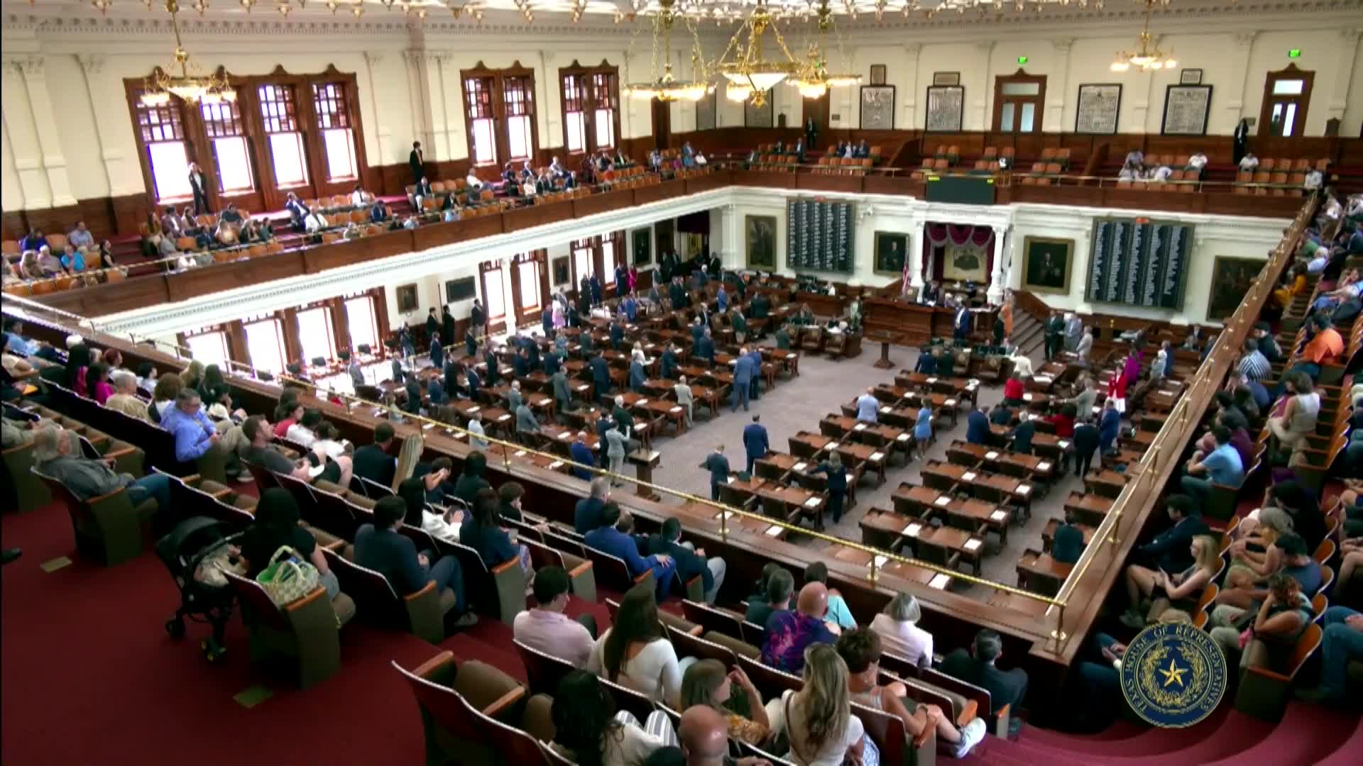 Texas House fails to make quorum as Democrats flee state to block ...