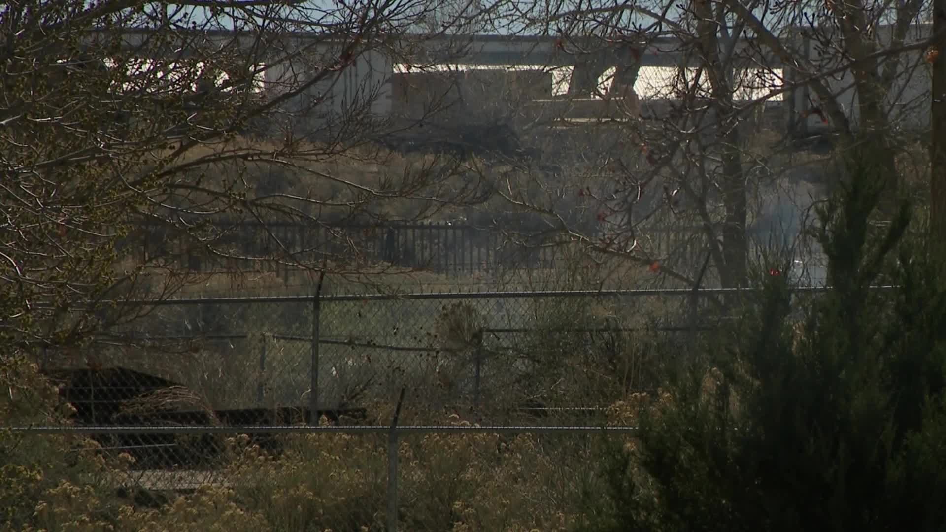 Fire crews extinguish large grass fire in Commerce City – FOX31 Denver